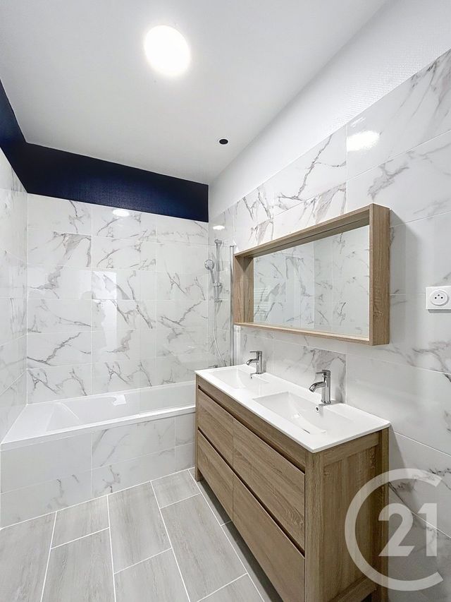 maison à louer - 3 pièces - 62.52 m2 - GOND PONTOUVRE - 16 - POITOU-CHARENTES - Century 21 Aloha Immobilier