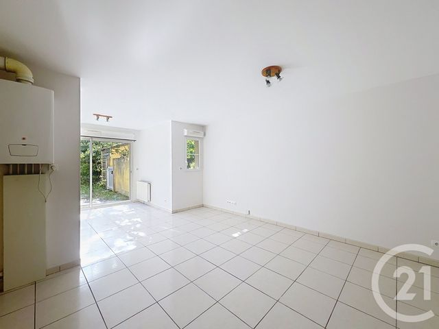 Appartement F2 à louer - 2 pièces - 47.62 m2 - ANGOULEME - 16 - POITOU-CHARENTES - Century 21 Aloha Immobilier