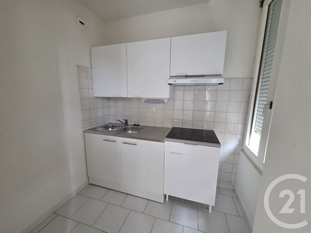 Appartement F1 à louer - 1 pièce - 26.98 m2 - ANGOULEME - 16 - POITOU-CHARENTES - Century 21 Aloha Immobilier