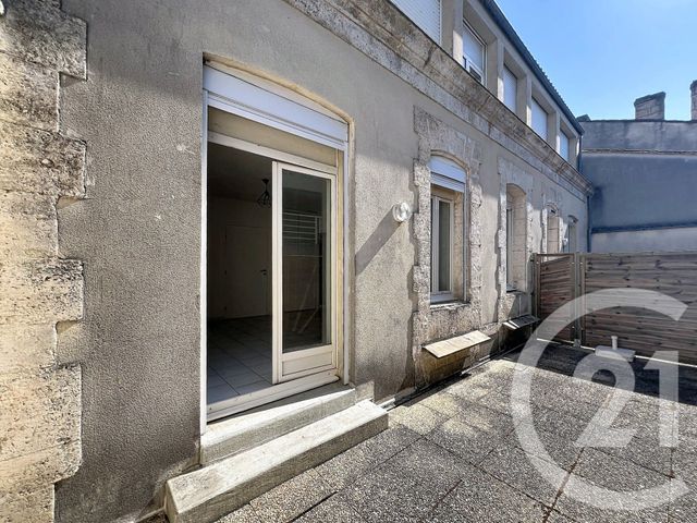 Appartement F1 à louer - 1 pièce - 26.98 m2 - ANGOULEME - 16 - POITOU-CHARENTES - Century 21 Aloha Immobilier