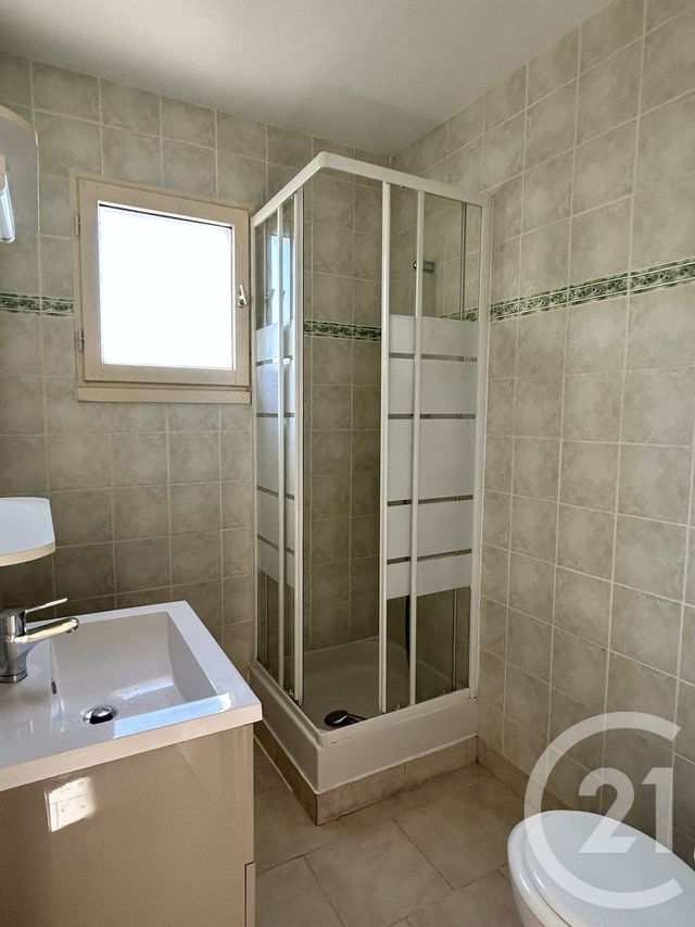 Appartement F2 à louer - 2 pièces - 32.01 m2 - ST MICHEL - 16 - POITOU-CHARENTES - Century 21 Aloha Immobilier