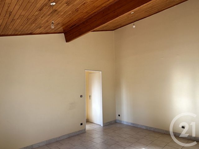 Appartement F2 à louer - 2 pièces - 32.01 m2 - ST MICHEL - 16 - POITOU-CHARENTES - Century 21 Aloha Immobilier