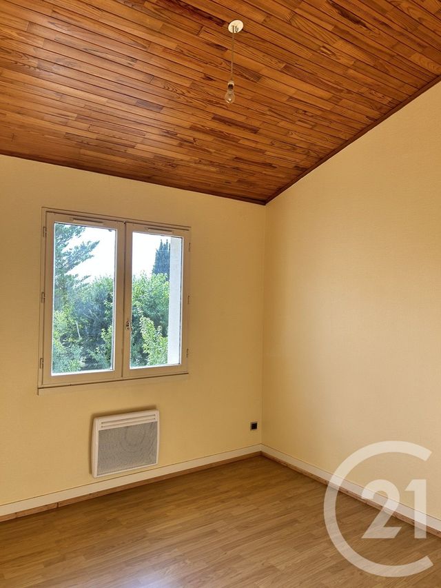 Appartement F2 à louer - 2 pièces - 32.01 m2 - ST MICHEL - 16 - POITOU-CHARENTES - Century 21 Aloha Immobilier