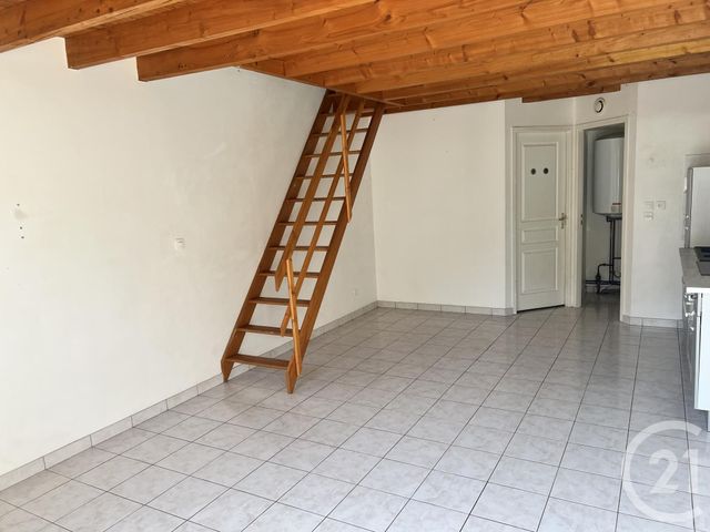 Appartement F2 bis à louer - 3 pièces - 51.51 m2 - GOND PONTOUVRE - 16 - POITOU-CHARENTES - Century 21 Aloha Immobilier