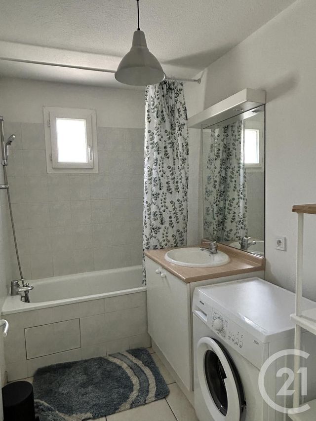 Appartement F3 à louer - 3 pièces - 58.46 m2 - ANGOULEME - 16 - POITOU-CHARENTES - Century 21 Aloha Immobilier