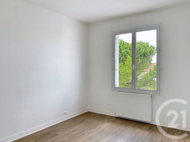 Appartement F3 à louer - 3 pièces - 92.0 m2 - GOND PONTOUVRE - 16 - POITOU-CHARENTES - Century 21 Aloha Immobilier