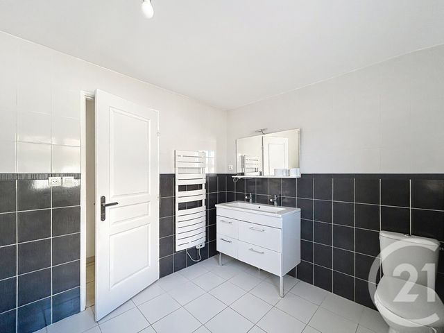 maison à louer - 2 pièces - 74.72 m2 - L ISLE D ESPAGNAC - 16 - POITOU-CHARENTES - Century 21 Aloha Immobilier