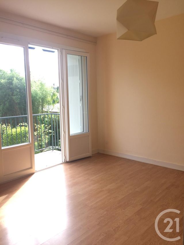 Appartement F2 à louer - 2 pièces - 38.29 m2 - ANGOULEME - 16 - POITOU-CHARENTES - Century 21 Aloha Immobilier