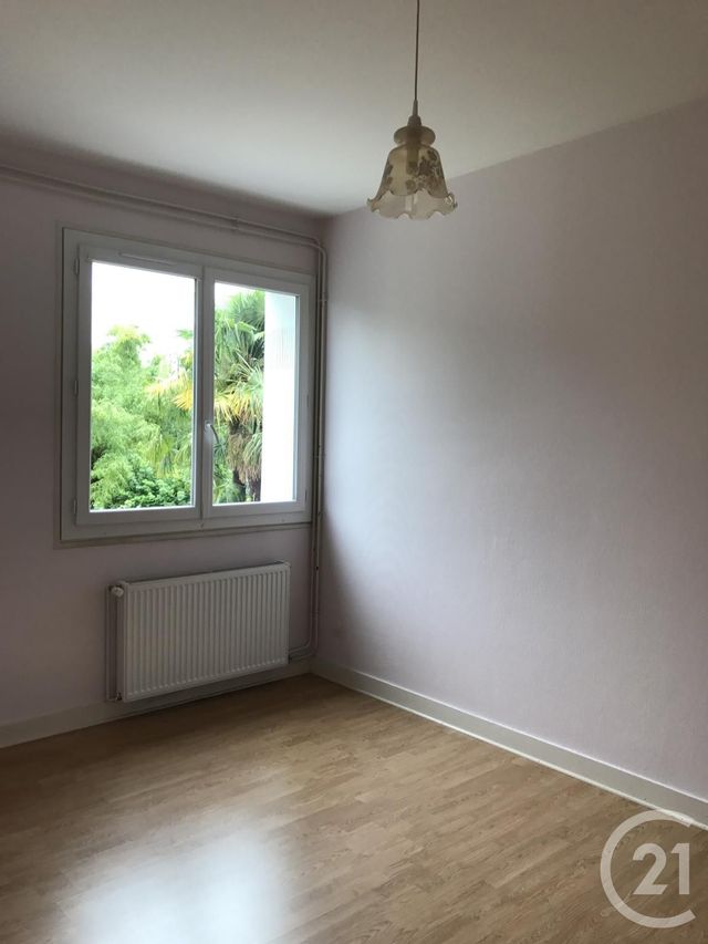 Appartement F2 à louer - 2 pièces - 38.29 m2 - ANGOULEME - 16 - POITOU-CHARENTES - Century 21 Aloha Immobilier