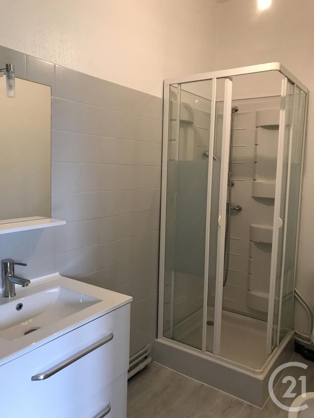 Appartement F2 à louer - 2 pièces - 38.29 m2 - ANGOULEME - 16 - POITOU-CHARENTES - Century 21 Aloha Immobilier