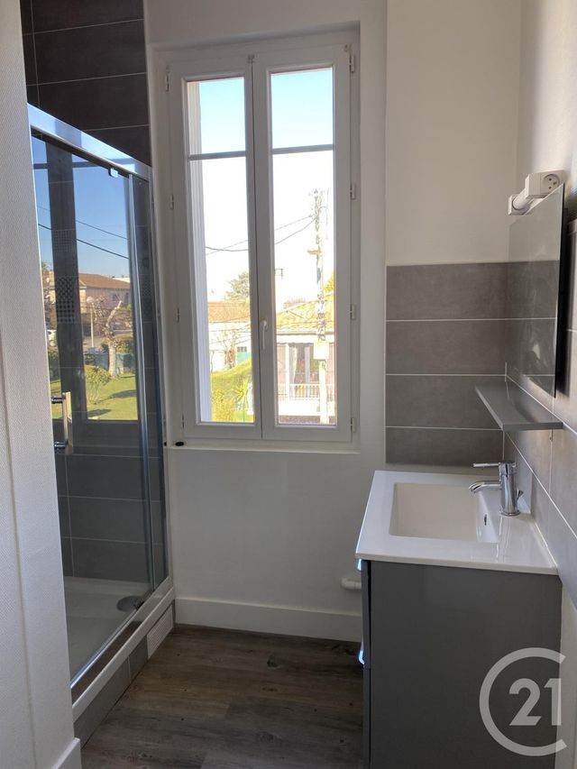 maison à louer - 4 pièces - 80.0 m2 - SOYAUX - 16 - POITOU-CHARENTES - Century 21 Aloha Immobilier