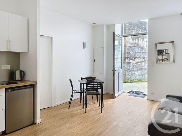 Appartement Studio à louer - 1 pièce - 26.75 m2 - ANGOULEME - 16 - POITOU-CHARENTES - Century 21 Aloha Immobilier