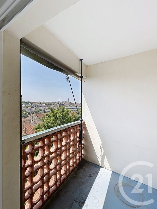 Appartement F2 à louer - 2 pièces - 45.8 m2 - ANGOULEME - 16 - POITOU-CHARENTES - Century 21 Aloha Immobilier