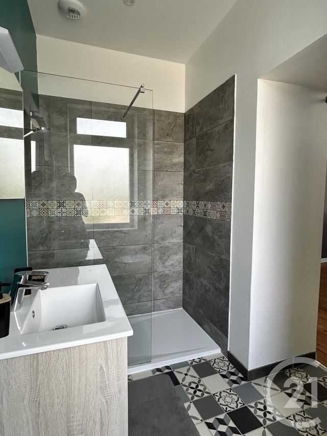 Appartement Chambre à louer - 1 pièce - 22.3 m2 - RUELLE SUR TOUVRE - 16 - POITOU-CHARENTES - Century 21 Aloha Immobilier