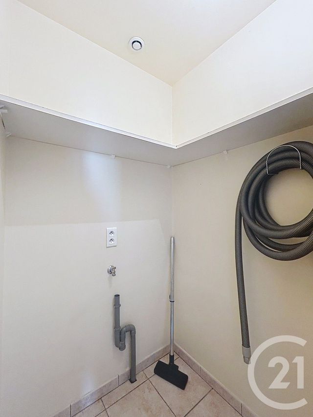 Appartement F2 à louer - 2 pièces - 44.0 m2 - ANGOULEME - 16 - POITOU-CHARENTES - Century 21 Aloha Immobilier