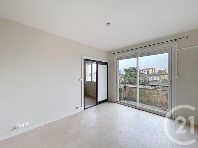 Appartement F2 à louer - 2 pièces - 44.55 m2 - ANGOULEME - 16 - POITOU-CHARENTES - Century 21 Aloha Immobilier