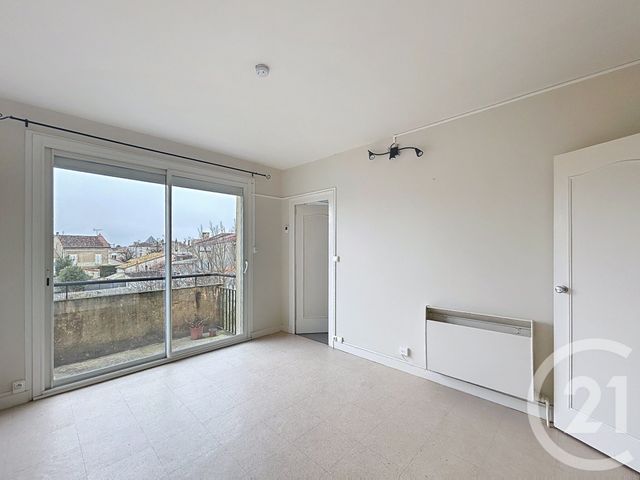 Appartement F2 à louer - 2 pièces - 44.55 m2 - ANGOULEME - 16 - POITOU-CHARENTES - Century 21 Aloha Immobilier