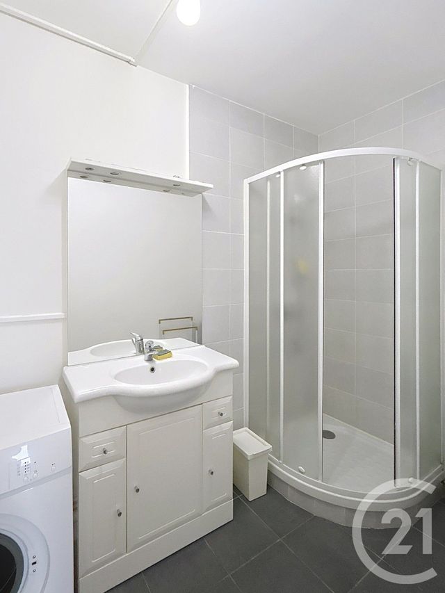 Appartement F2 à louer - 2 pièces - 44.55 m2 - ANGOULEME - 16 - POITOU-CHARENTES - Century 21 Aloha Immobilier