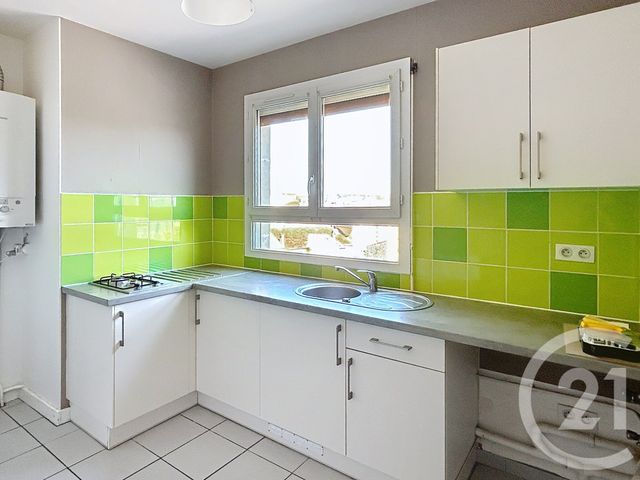 Appartement F1 à louer - 1 pièce - 32.64 m2 - ANGOULEME - 16 - POITOU-CHARENTES - Century 21 Aloha Immobilier