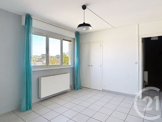 Appartement F1 à louer - 1 pièce - 32.64 m2 - ANGOULEME - 16 - POITOU-CHARENTES - Century 21 Aloha Immobilier