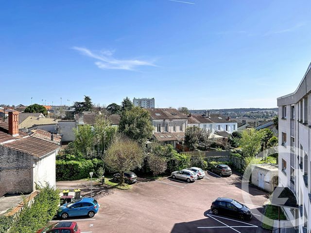 Appartement F1 à louer - 1 pièce - 32.64 m2 - ANGOULEME - 16 - POITOU-CHARENTES - Century 21 Aloha Immobilier