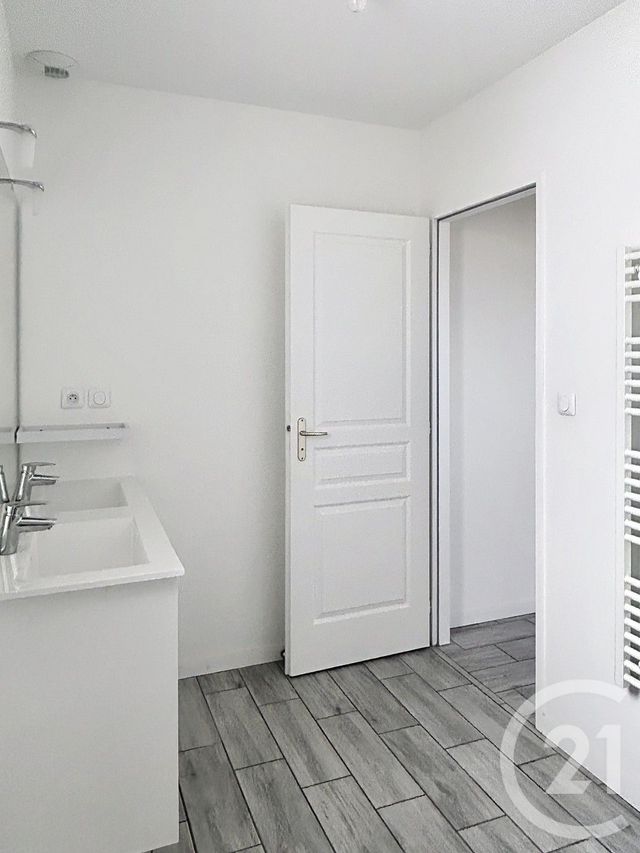 maison à louer - 4 pièces - 97.0 m2 - ST YRIEIX SUR CHARENTE - 16 - POITOU-CHARENTES - Century 21 Aloha Immobilier