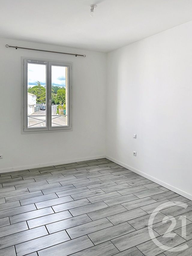 maison à louer - 4 pièces - 97.0 m2 - ST YRIEIX SUR CHARENTE - 16 - POITOU-CHARENTES - Century 21 Aloha Immobilier