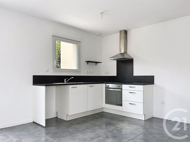 maison à louer - 4 pièces - 97.0 m2 - ST YRIEIX SUR CHARENTE - 16 - POITOU-CHARENTES - Century 21 Aloha Immobilier