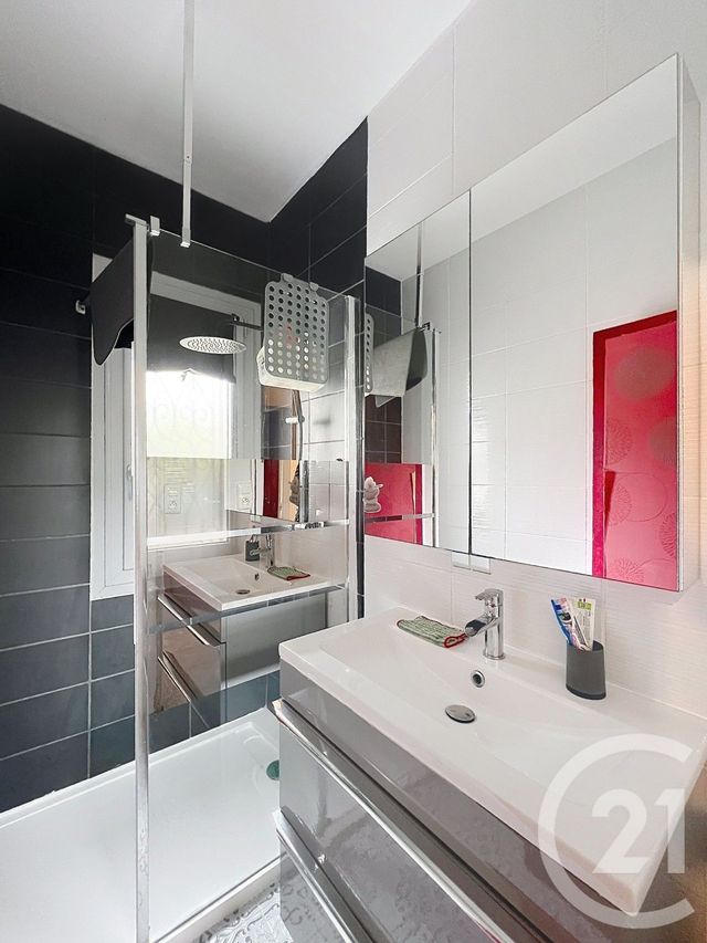 maison à louer - 6 pièces - 185.72 m2 - FLEAC - 16 - POITOU-CHARENTES - Century 21 Aloha Immobilier