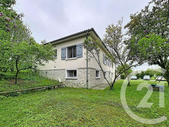 maison à louer - 6 pièces - 185.72 m2 - FLEAC - 16 - POITOU-CHARENTES - Century 21 Aloha Immobilier