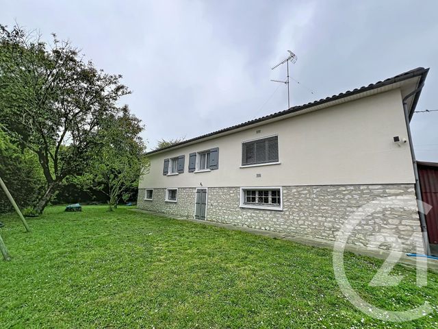 maison à louer - 6 pièces - 185.72 m2 - FLEAC - 16 - POITOU-CHARENTES - Century 21 Aloha Immobilier