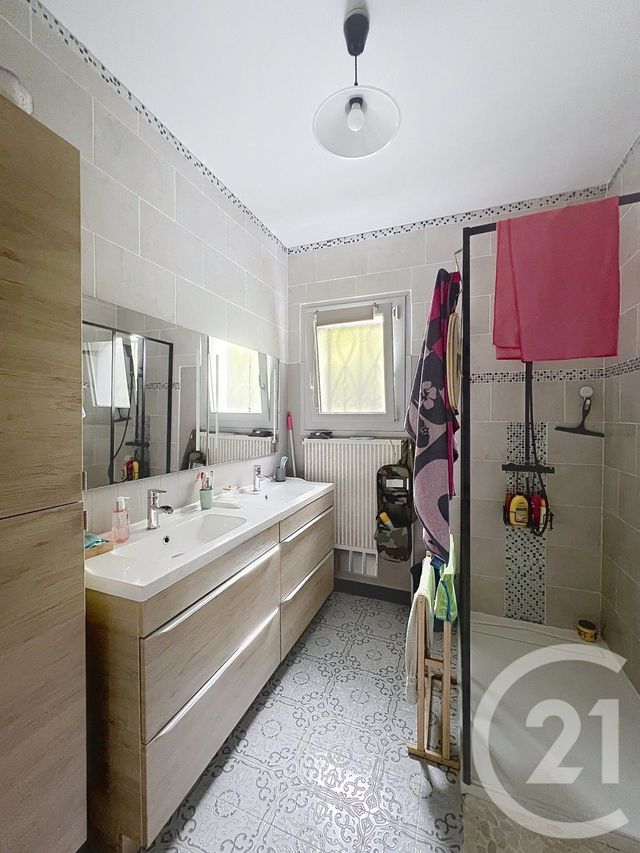 maison à louer - 6 pièces - 185.72 m2 - FLEAC - 16 - POITOU-CHARENTES - Century 21 Aloha Immobilier