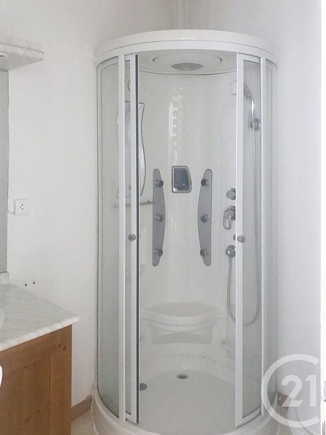 Appartement F2 à louer - 2 pièces - 36.58 m2 - ANGOULEME - 16 - POITOU-CHARENTES - Century 21 Aloha Immobilier