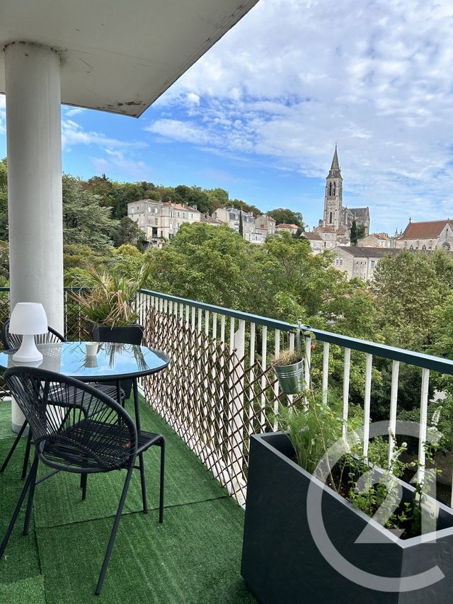 Appartement F2 à louer - 2 pièces - 41.47 m2 - ANGOULEME - 16 - POITOU-CHARENTES - Century 21 Aloha Immobilier