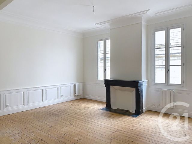 Appartement F3 à louer - 3 pièces - 71.7 m2 - ANGOULEME - 16 - POITOU-CHARENTES - Century 21 Aloha Immobilier