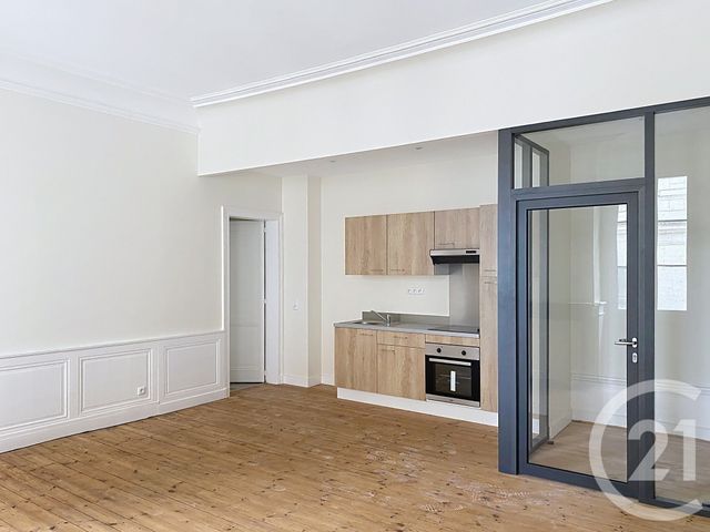 Appartement F3 à louer - 3 pièces - 71.7 m2 - ANGOULEME - 16 - POITOU-CHARENTES - Century 21 Aloha Immobilier