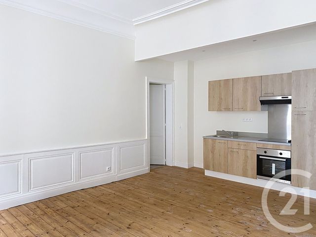 Appartement F3 à louer - 3 pièces - 71.7 m2 - ANGOULEME - 16 - POITOU-CHARENTES - Century 21 Aloha Immobilier