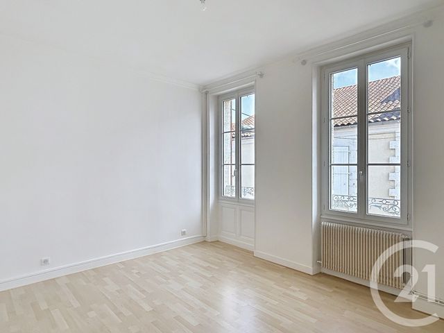 maison à louer - 5 pièces - 114.0 m2 - ANGOULEME - 16 - POITOU-CHARENTES - Century 21 Aloha Immobilier