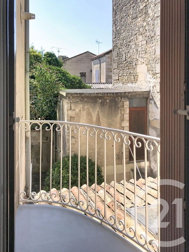 Appartement F2 à louer - 2 pièces - 29.0 m2 - ANGOULEME - 16 - POITOU-CHARENTES - Century 21 Aloha Immobilier