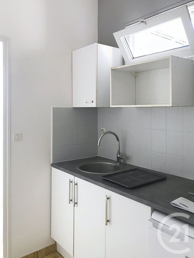 Appartement F2 à louer - 2 pièces - 29.0 m2 - ANGOULEME - 16 - POITOU-CHARENTES - Century 21 Aloha Immobilier