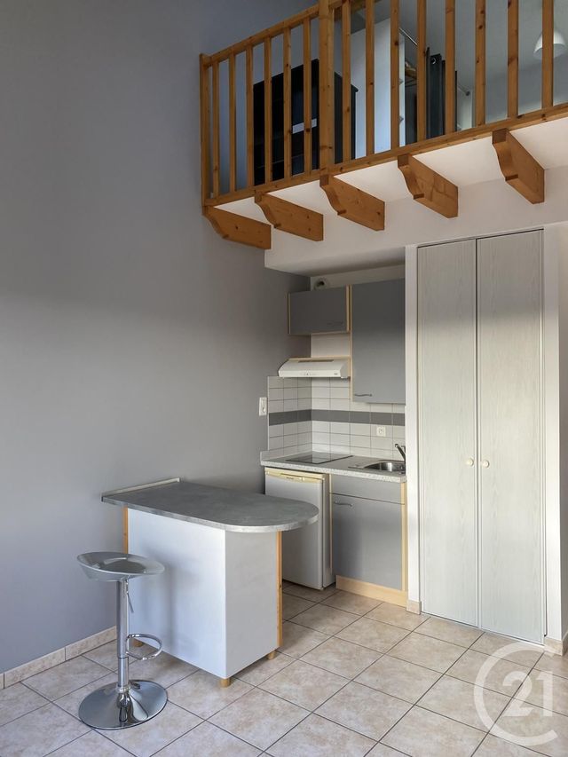 Appartement Duplex à louer - 2 pièces - 36.1 m2 - ANGOULEME - 16 - POITOU-CHARENTES - Century 21 Aloha Immobilier