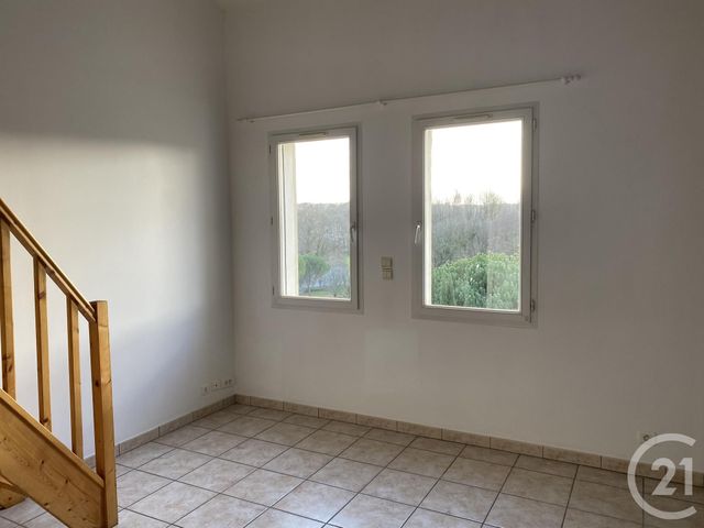 Appartement Duplex à louer - 2 pièces - 36.1 m2 - ANGOULEME - 16 - POITOU-CHARENTES - Century 21 Aloha Immobilier