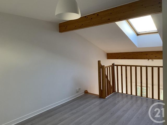 Appartement Duplex à louer - 2 pièces - 36.1 m2 - ANGOULEME - 16 - POITOU-CHARENTES - Century 21 Aloha Immobilier