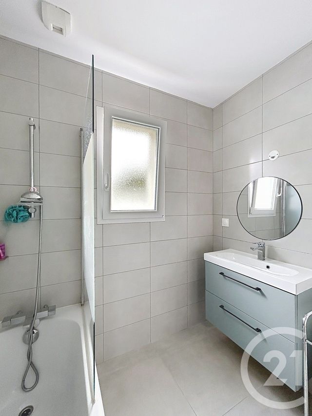 maison à louer - 4 pièces - 91.74 m2 - LA COURONNE - 16 - POITOU-CHARENTES - Century 21 Aloha Immobilier