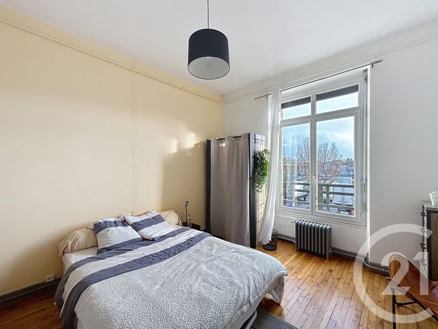 Appartement F3 à louer - 3 pièces - 92.0 m2 - ANGOULEME - 16 - POITOU-CHARENTES - Century 21 Aloha Immobilier