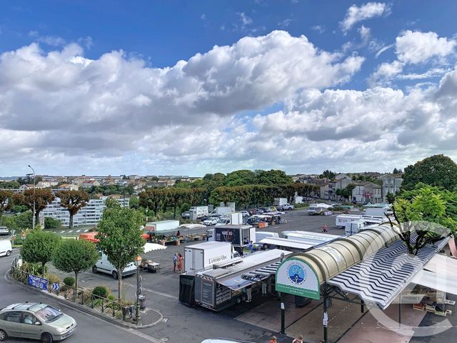 Appartement F5 à louer - 5 pièces - 113.0 m2 - ANGOULEME - 16 - POITOU-CHARENTES - Century 21 Aloha Immobilier