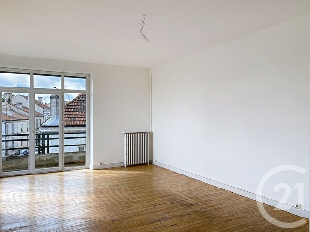 Appartement F5 à louer - 5 pièces - 113.0 m2 - ANGOULEME - 16 - POITOU-CHARENTES - Century 21 Aloha Immobilier