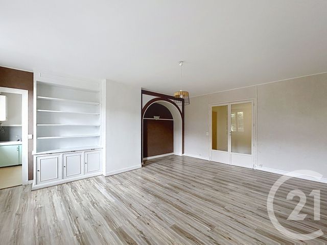 Appartement T2 à louer - 2 pièces - 88.0 m2 - ANGOULEME - 16 - POITOU-CHARENTES - Century 21 Aloha Immobilier