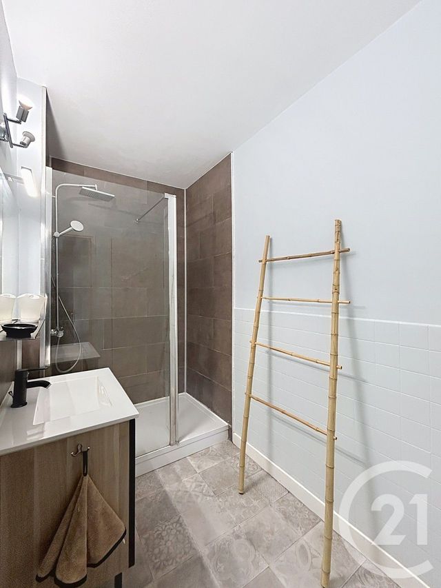 Appartement F1 à louer - 1 pièce - 39.69 m2 - ANGOULEME - 16 - POITOU-CHARENTES - Century 21 Aloha Immobilier