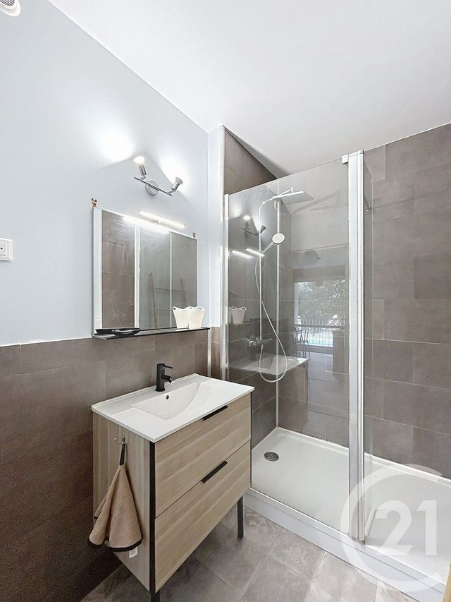 Appartement F1 à louer - 1 pièce - 39.69 m2 - ANGOULEME - 16 - POITOU-CHARENTES - Century 21 Aloha Immobilier